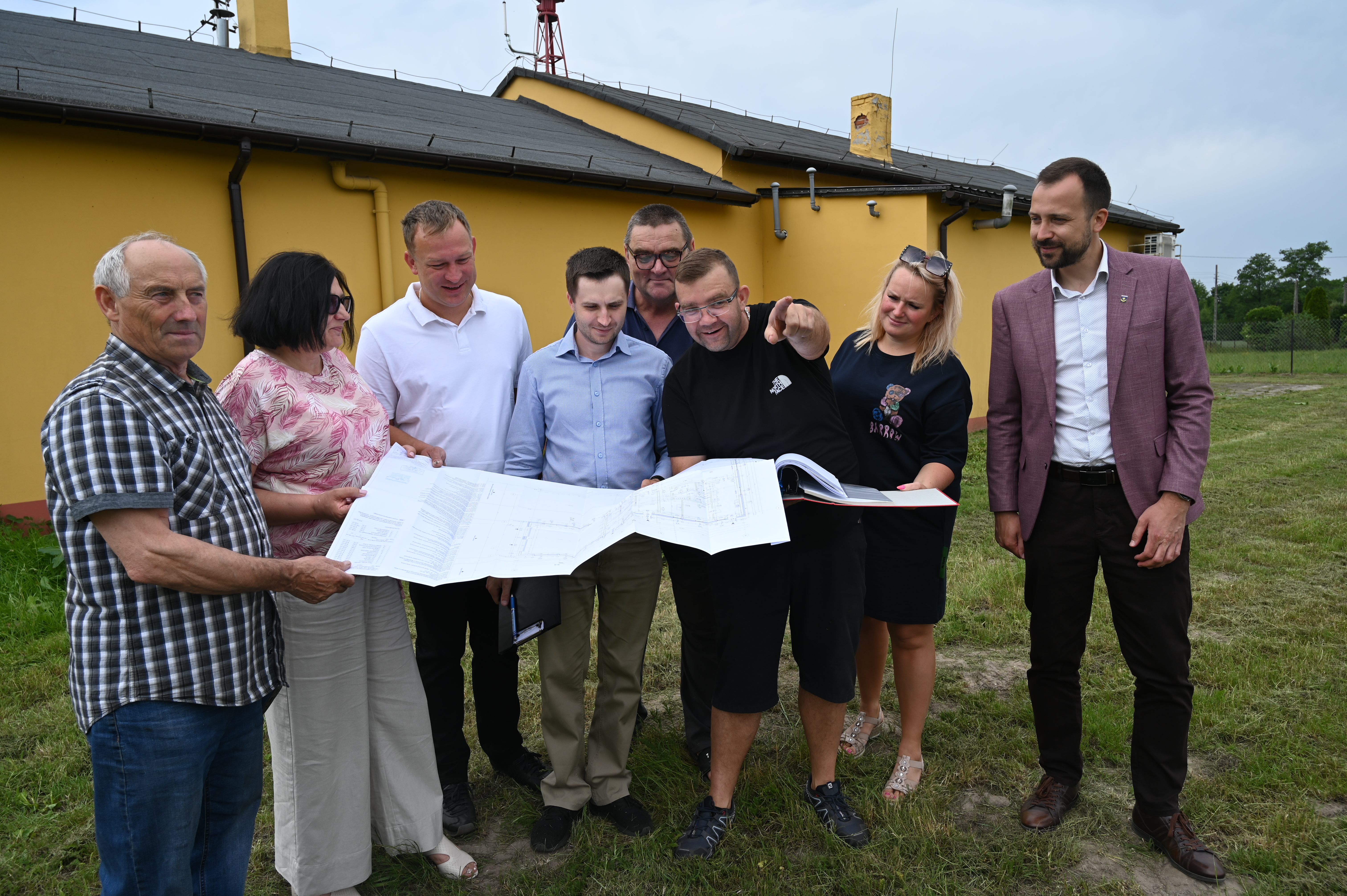 PRZEKAZANIE TERENU BUDOWY W WARSZEWICACH