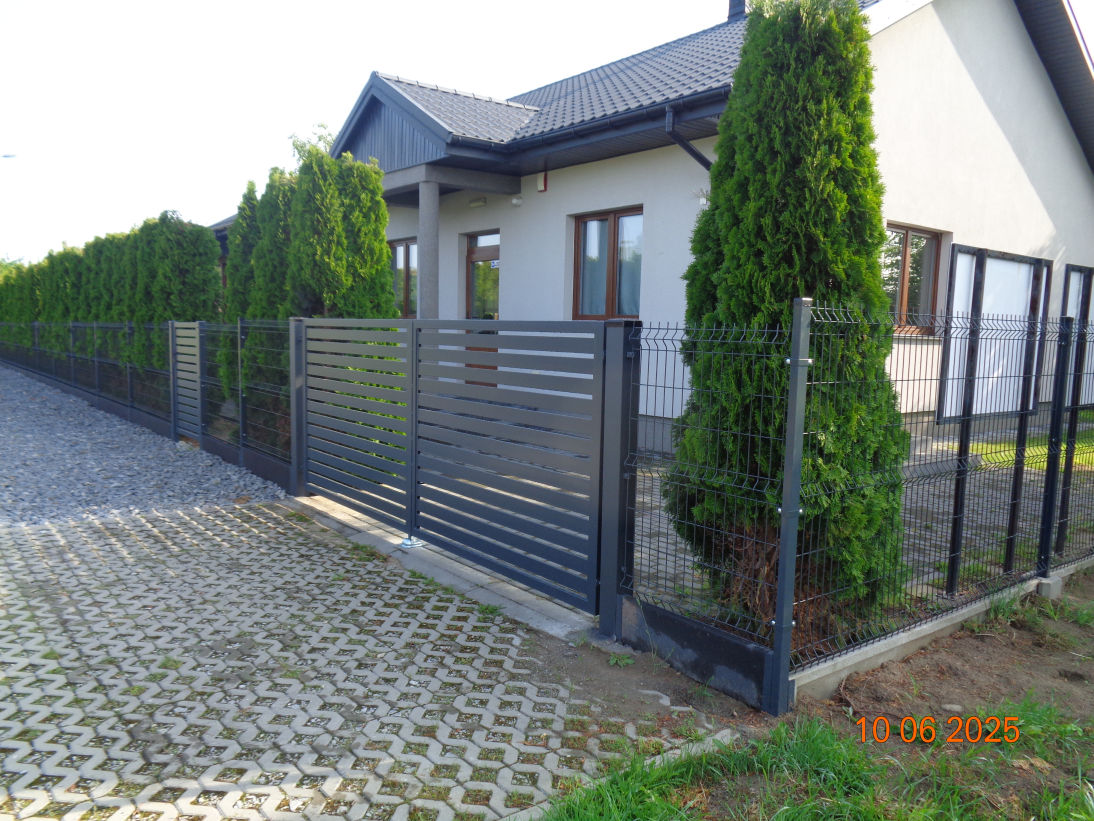 Montaż i naprawa ogrodzeń terenów gminnych -34 239,38zł