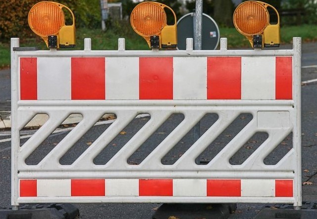 Uwaga! Naprawy dróg