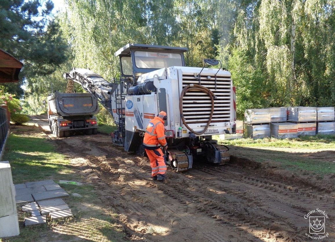 Budowa drogi w Klęku