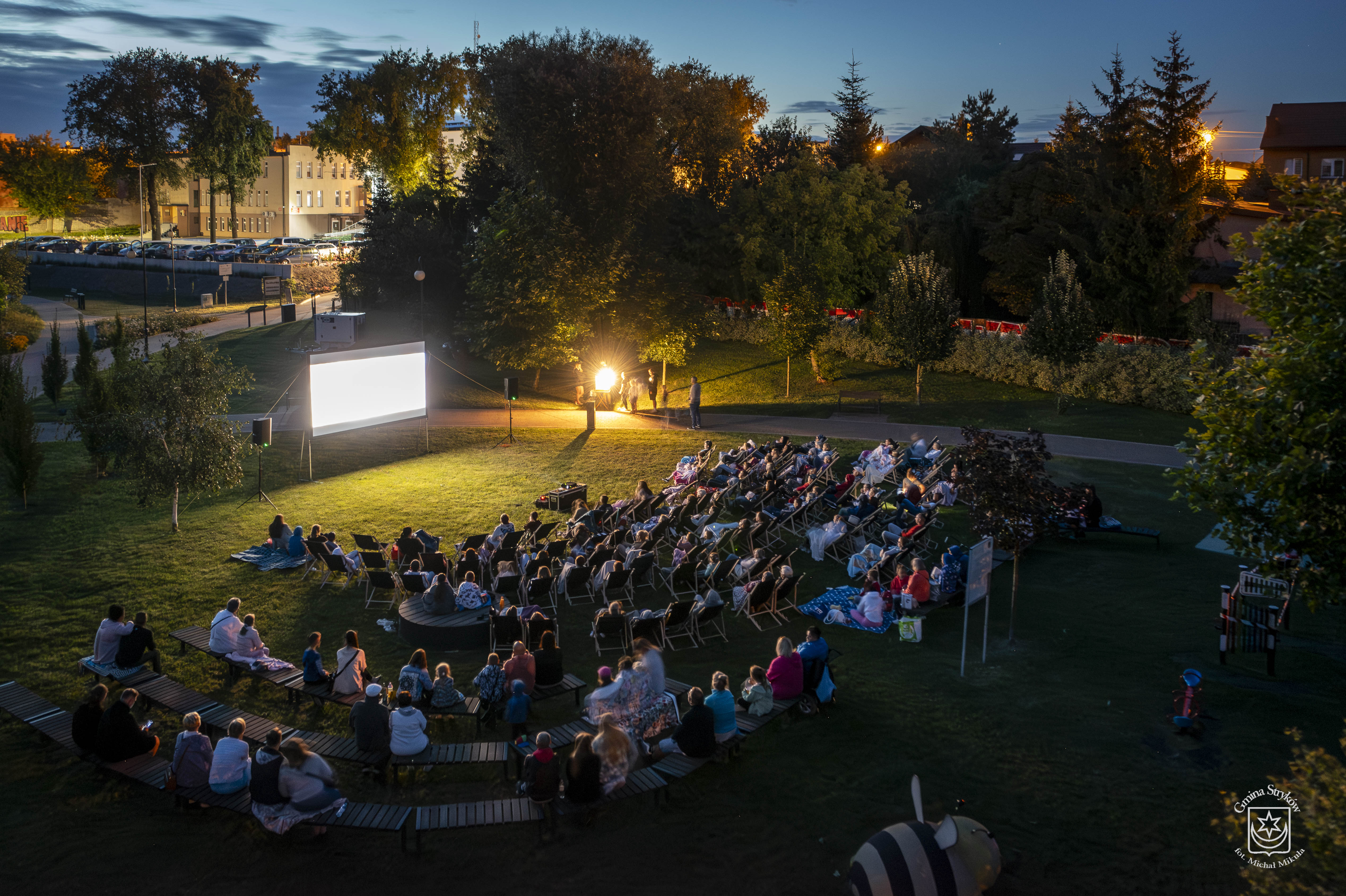 Przy pełnej publiczności! Ruszyło kino plenerowe